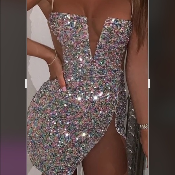 Silver and nude sequins mini dress - Picture 5 of 5